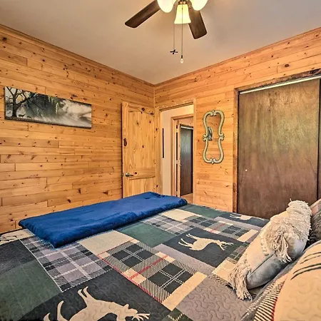 Peaceful Strawberry Cabin Fire Pit And Hot Tub Pine Exterior photo