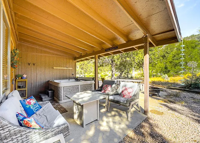 Peaceful Strawberry Cabin Fire Pit And Hot Tub